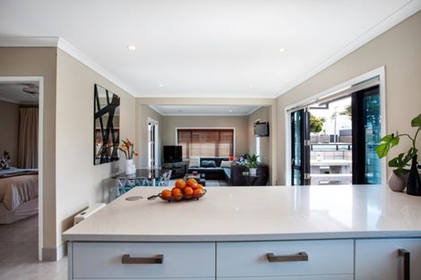 Photo of property in 48 Pitau Road, Mount Maunganui, 3116
