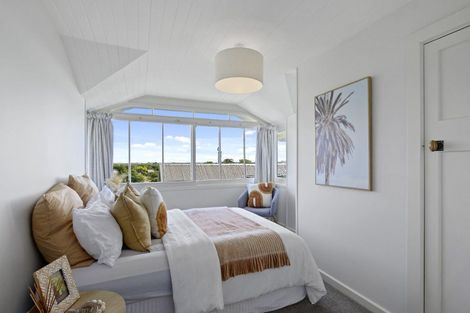 Photo of property in 7 Hackthorne Road, Cashmere, Christchurch, 8022