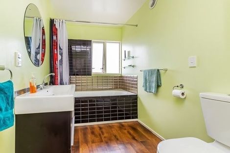 Photo of property in 8a Cullen Place, Tawa, Wellington, 5028