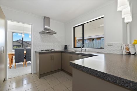 Photo of property in 1 Cleeve Close, Huntington, Hamilton, 3210