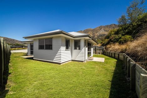 Photo of property in 22b Harrys Close, Arthurs Point, Queenstown, 9371