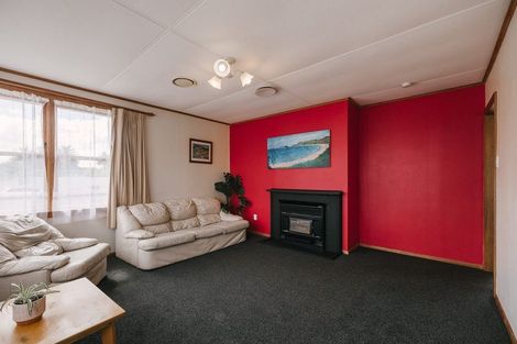 Photo of property in 24 Thames Street, Roslyn, Palmerston North, 4414