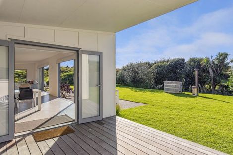 Photo of property in 41 Marram Way, Peka Peka, Waikanae, 5391