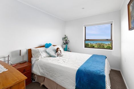 Photo of property in 16 Adela Stewart Drive West, Athenree, Waihi Beach, 3177