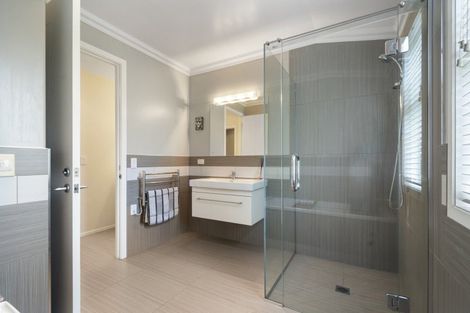 Photo of property in 4 Feltham Street, Hunterville, 4730