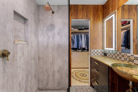 Photo of property in 236 Kiwitahi Road, Helensville, 0875