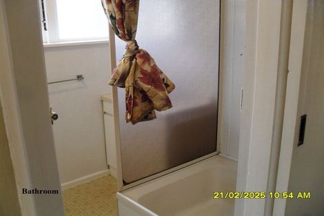 Photo of property in 3-3a Queenwood Road, Levin, 5510