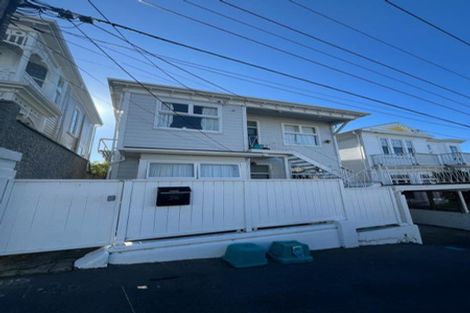 Photo of property in 142 Kelburn Parade, Kelburn, Wellington, 6012