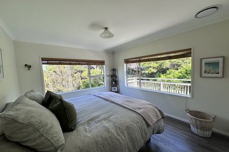Photo of property in 2 Corlett Road, Plimmerton, Porirua, 5026