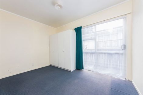 Photo of property in 2/25 Edgware Road, West Harbour, Auckland, 0618