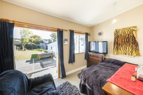 Photo of property in 18 Bryant Street, Takaro, Palmerston North, 4412