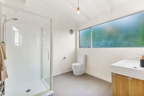 Photo of property in 7 Kerlin Crescent, West Harbour, Auckland, 0618