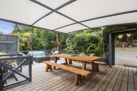 Photo of property in 109 Takahe Road, Titirangi, Auckland, 0604