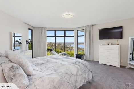 Photo of property in 9 Inverness Lane, Redcliffs, Christchurch, 8081