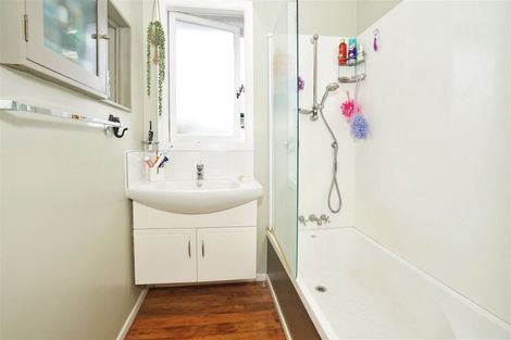 Photo of property in 24 Rhonda Avenue, Deanwell, Hamilton, 3206