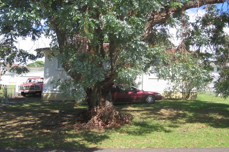 Photo of property in 60 Greenslade Crescent, Northcote, Auckland, 0627