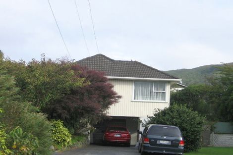 Photo of property in 25 Larsen Crescent, Tawa, Wellington, 5028