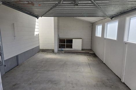 Photo of property in 2/1 Tomintoul Place, Highland Park, Auckland, 2010