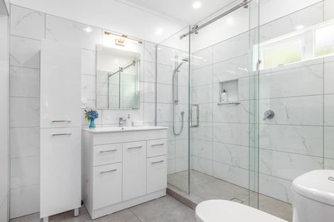 Photo of property in 121 Amohia Street, Paraparaumu, 5032