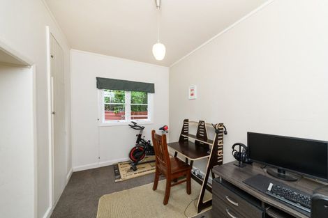 Photo of property in 33 Knowles Street, Terrace End, Palmerston North, 4410