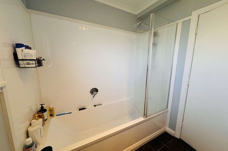 Photo of property in 21 Vernon Avenue, Takaro, Palmerston North, 4412