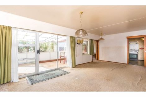 Photo of property in 8 Sarona Avenue, Glen Eden, Auckland, 0602