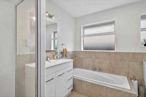 Photo of property in 287 Burwood Road, Burwood, Christchurch, 8083