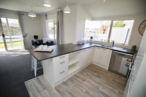 Photo of property in 20 Burrows Place, Frankton, Hamilton, 3204