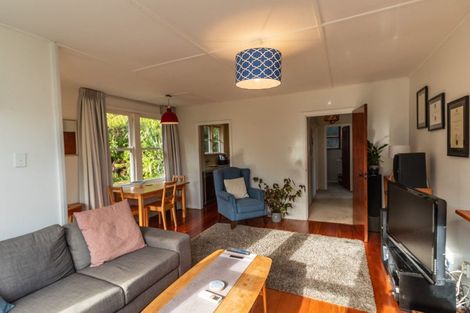 Photo of property in 6 Montgomery Avenue, Karori, Wellington, 6012
