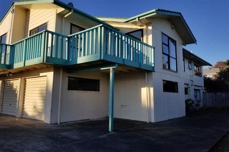 Photo of property in 138 Aviemore Drive, Highland Park, Auckland, 2010