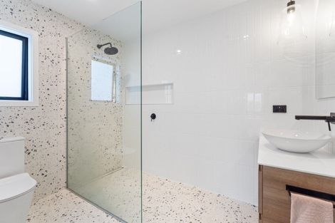 Photo of property in 10 Karearea Avenue, Waikanae, 5036