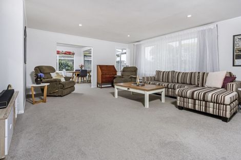 Photo of property in 80 Weatherly Road, Torbay, Auckland, 0630