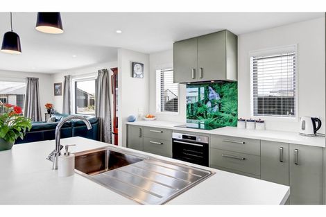 Photo of property in 3 Mccahon Drive, Rangiora, 7400