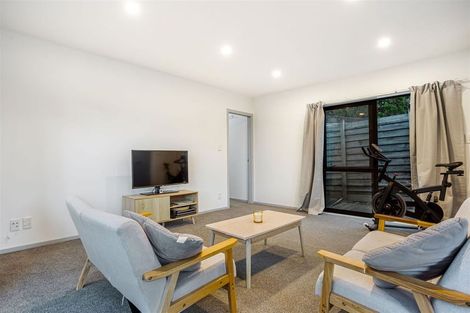 Photo of property in 30b Doone Place, Massey, Auckland, 0614