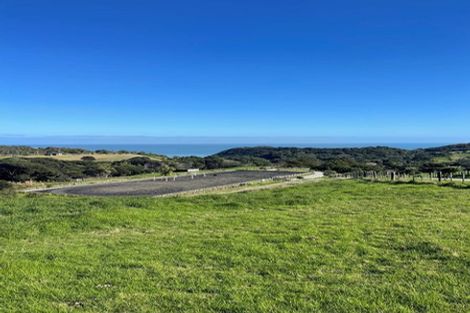 Photo of property in 12 Constable Road, Muriwai, Waimauku, 0881