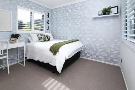 Photo of property in 43 Manor Park, Sunnyhills, Auckland, 2010