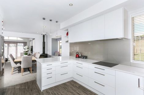 Photo of property in 105 Medhurst Road, Bombay, 2675