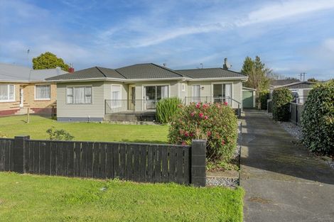 Photo of property in 19 Read Street, Levin, 5510