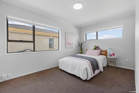 Photo of property in 1/12 Eastwood Rise, Browns Bay, Auckland, 0630