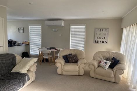 Photo of property in 2/2 Pine Terrace, Howick, Auckland, 2014