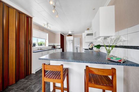 Photo of property in 3 Green Lane, Hawera, 4610