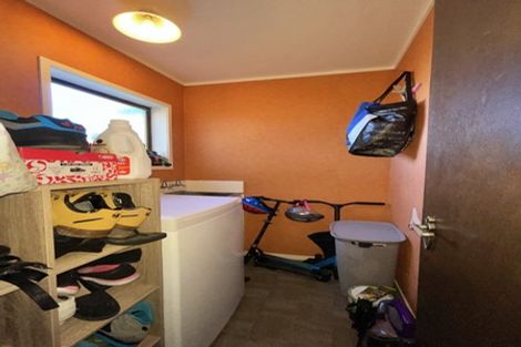 Photo of property in 2a Jasons Place, Churton Park, Wellington, 6037