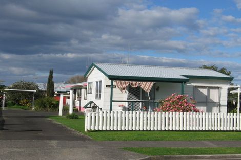 Photo of property in 2/198 Windermere Drive, Poike, Tauranga, 3112