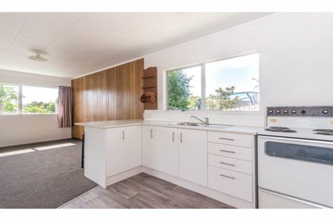 Photo of property in 23 Landow Place, Henderson, Auckland, 0612