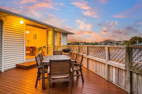 Photo of property in 42 Downes Street, Titahi Bay, Porirua, 5022