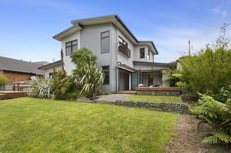 Photo of property in 67 Ruapehu Drive, Fitzherbert, Palmerston North, 4410