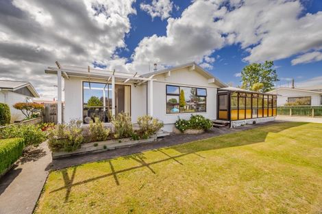Photo of property in 9 Willow Grove, Waipukurau, 4200