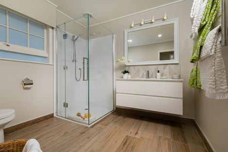 Photo of property in 1 Miltonia Avenue, Te Atatu South, Auckland, 0610