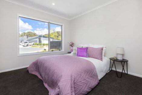Photo of property in 12 Passchendaele Grove, Trentham, Upper Hutt, 5018