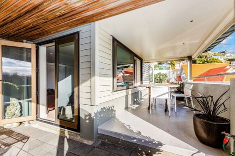 Photo of property in 51 The Crescent, Roseneath, Wellington, 6011